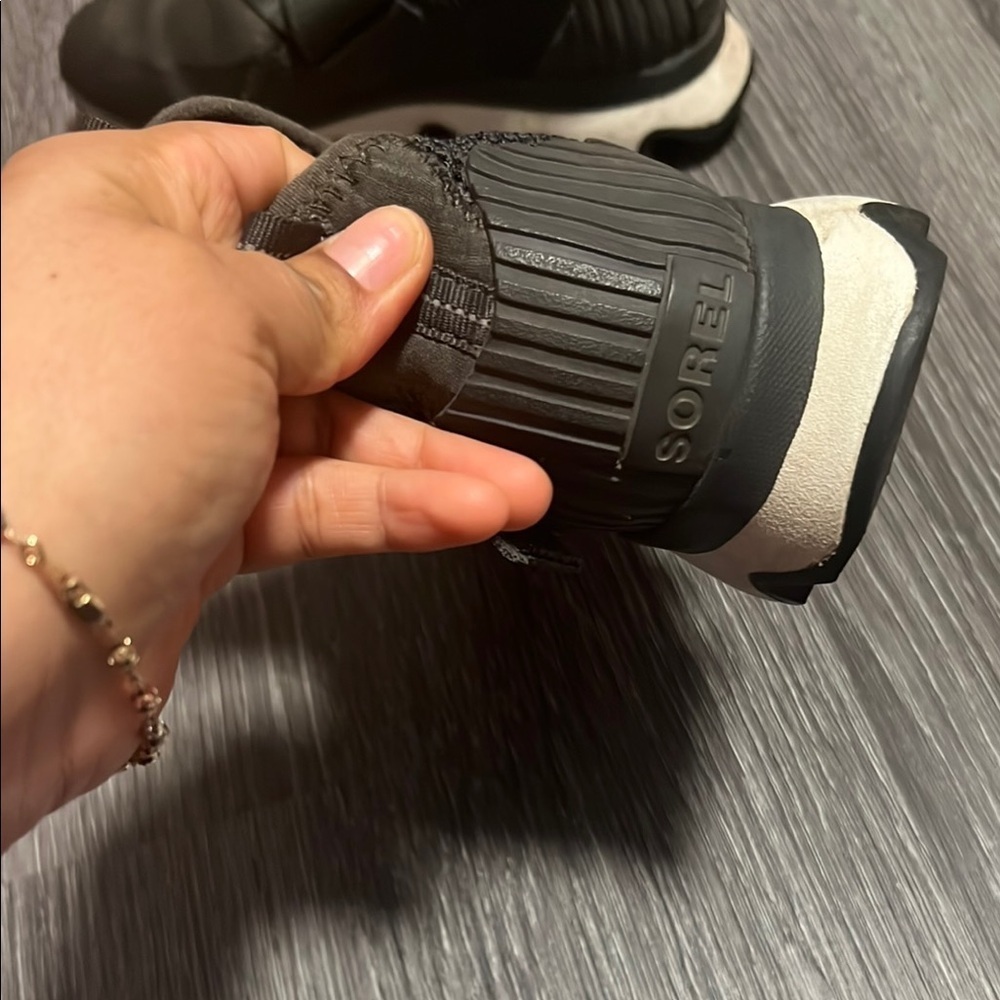 Sorel Black and Gray Slip-On Sneakers with Elastic Straps - Picture 5 of 5